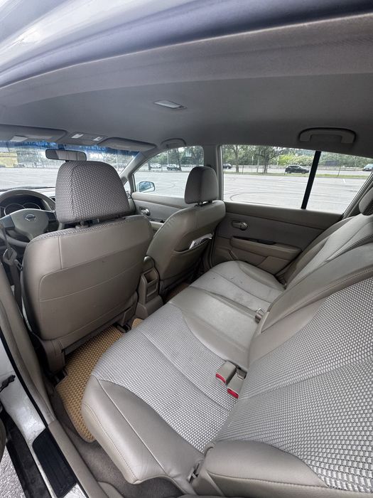 Nissan  Tiida  1.6 автомат