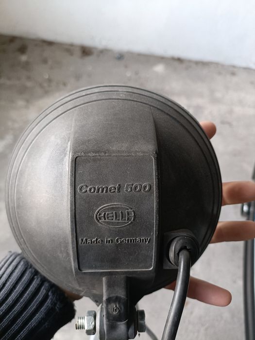 Faróis HELLA Comet 500