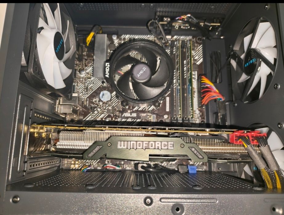 Komputer AMD Ryzen micro Tower PC z Windowsem gotowy do użytku