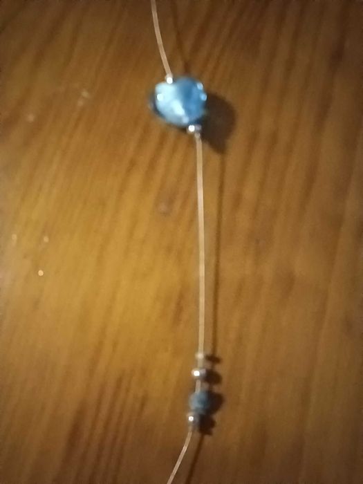 Colar com aplicações em forma de coração