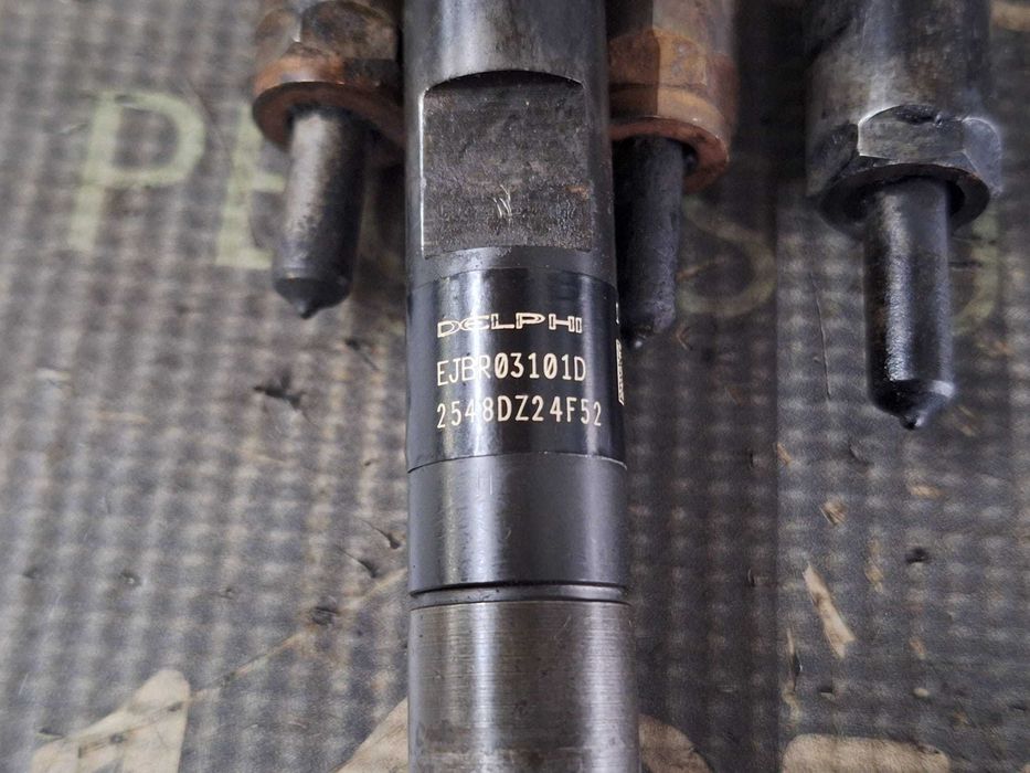 Injetores usados RENAULT CLIO 3 1.5 DCI K9K766 DELPHI 8200421359