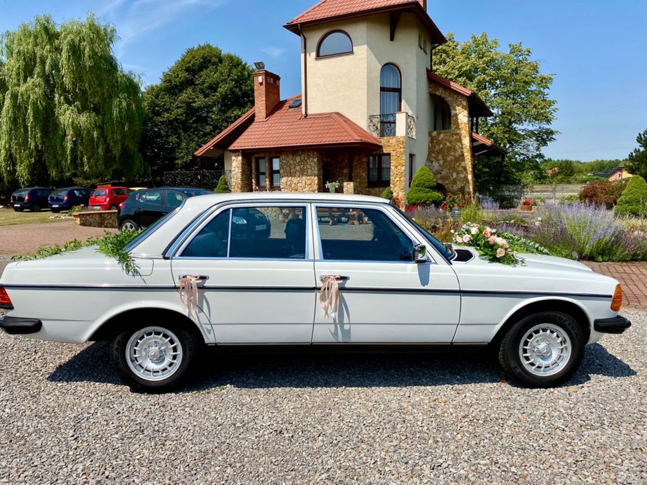 Auto do ślubu Mercedes  W 123