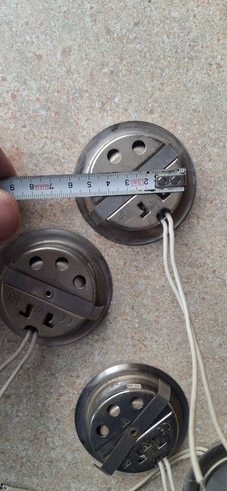 Zaestaw oświetlenia halogenowe