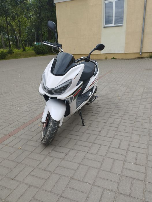 Скутер spark sp150s 18