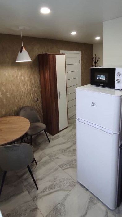 Продам 1кв Центр  4/9 36200 без комиссии!!