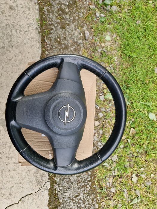 Skórzana kierownica Opel Corsa D