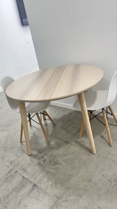 Mesa Ikea 105 cm. Tenho 2 para venda, o valor apresentado é unitario
