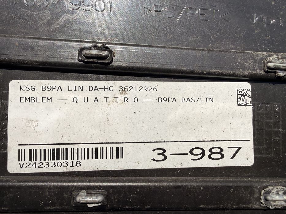 Audi A4 B9 quattro osłona chłodnicy grill OE 8W0853651D
