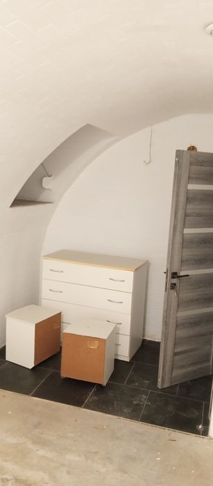 Продаю комерційне фасадне приміщення 95 м2   під офіс, салон краси, ма