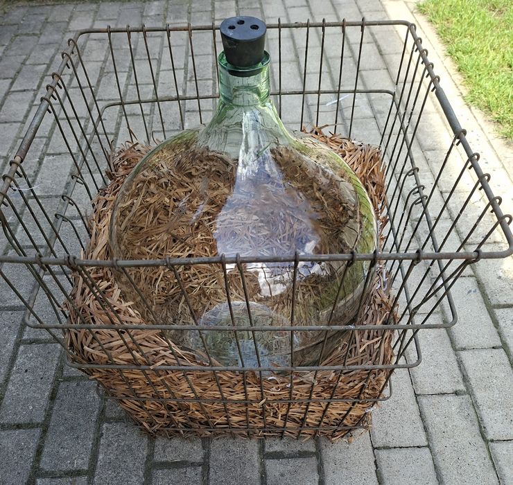 Gąsior, baniak, zbiornik na wino