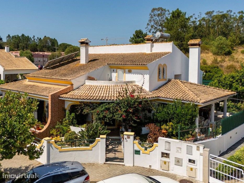 Moradia Isolada 5 assoalhadas, garagem, jardim com árvores de fruto...