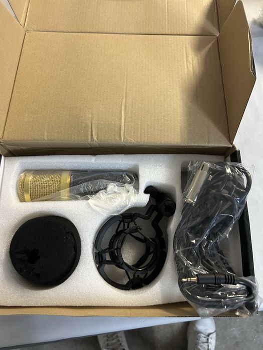 Microfone novo em caixa