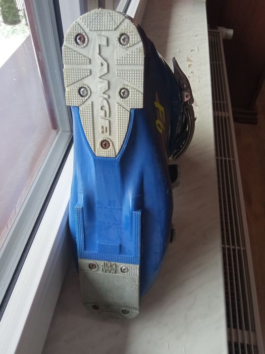 Buty  28.5 Lange  narciarskie z nartami