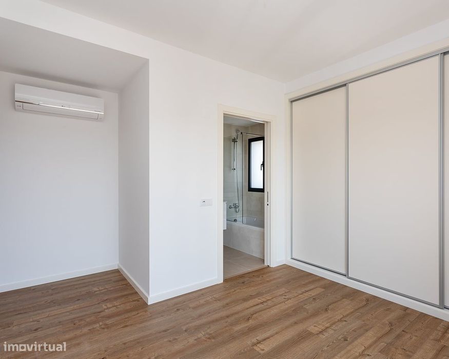 Apartamento T3 Duplex

3-bedroom duplex apartment