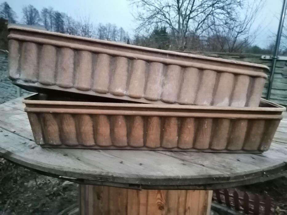 Donice, doniczki ogrodowe i skrzynki balkonowe oraz pokojowe