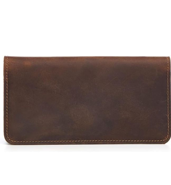 Skórzany portfel że skóry syntetycznej