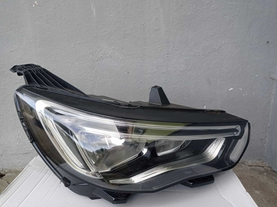 Lampa prawy przód Opel Grandlamd x