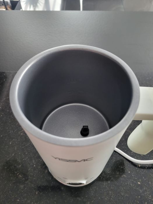 Yissvic 4-w-1 Elektryczny spieniacz do mleka