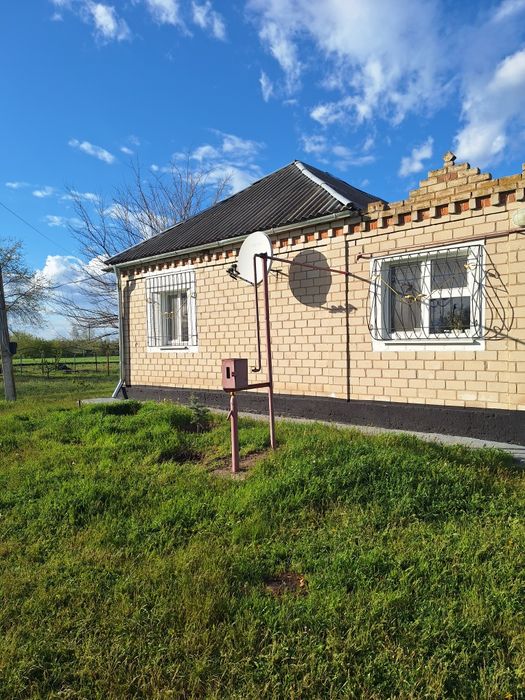 Продам не великий будинок у селі Іванівка