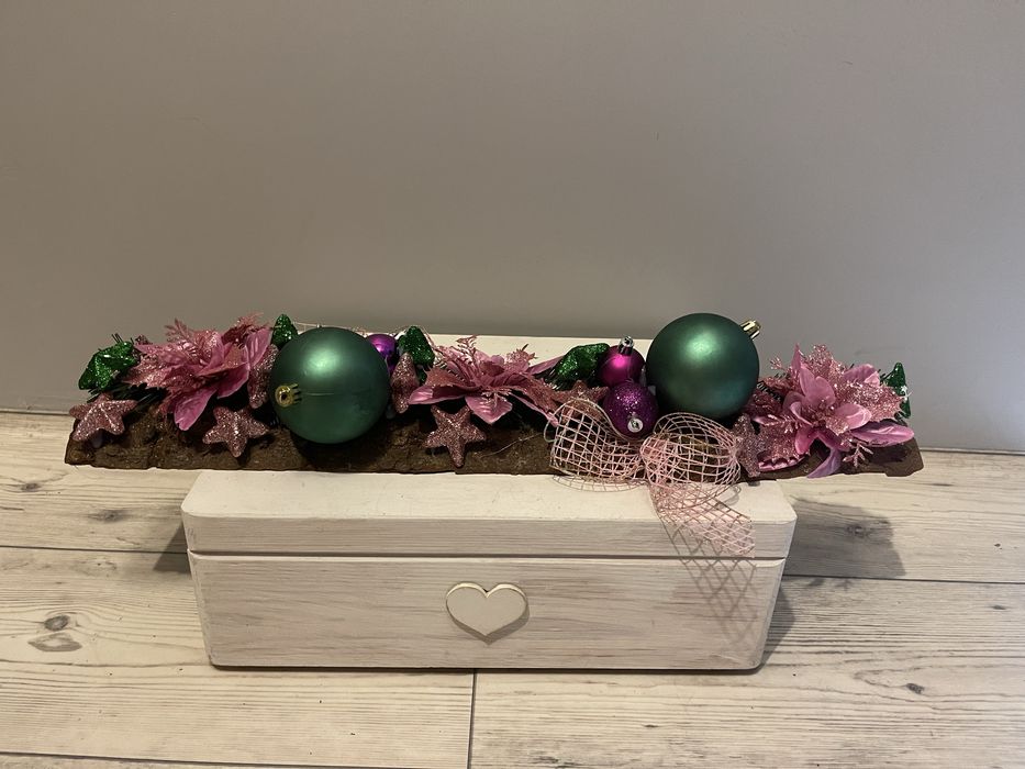 Stroik świąteczny na drewnie