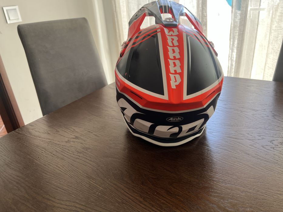 Capacete AIROW muito bom estado