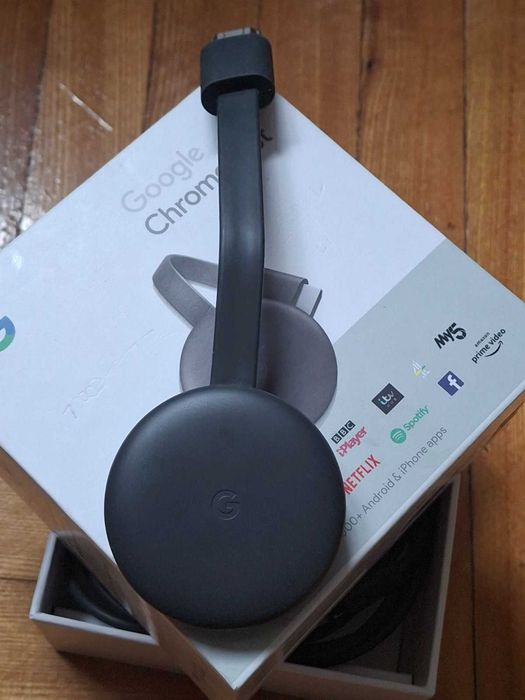 Медіаплеєр Google Chromecast (3rd Gen) Black підключається до HDMI