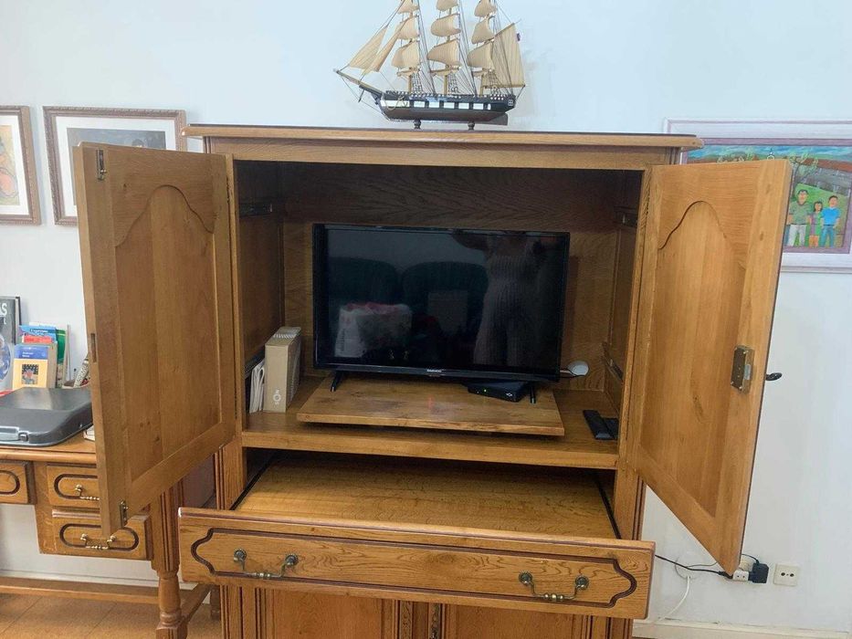 Baixa de preço ate 6a - Movel para televisão (TV) em madeira maciça