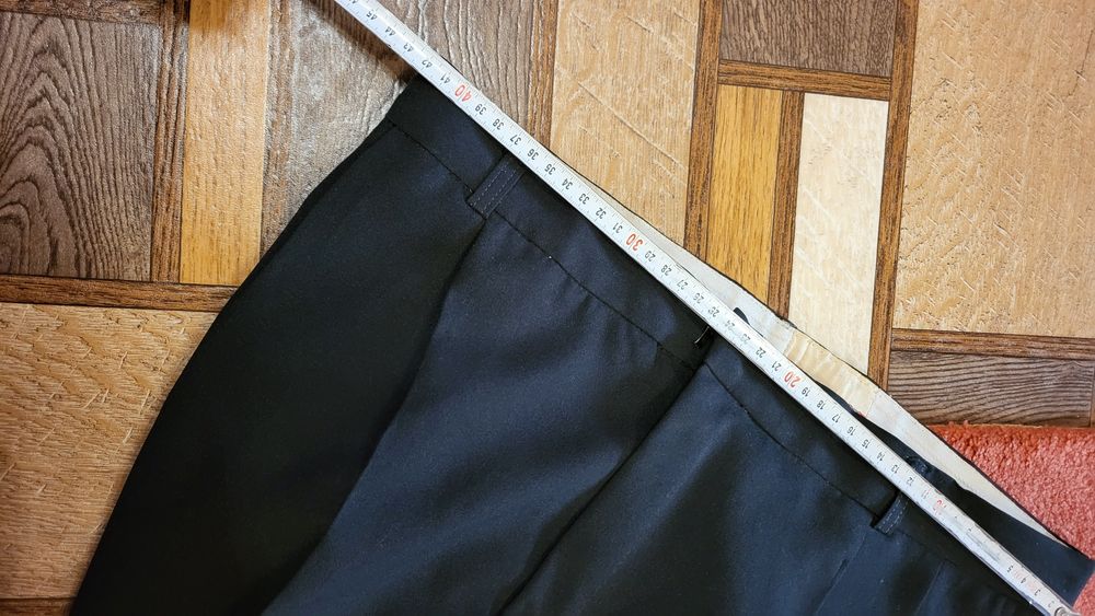 Мужской классический костюм с желетом.