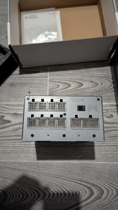 Super Flower Leadex Platinum 850W 80+ Platinum