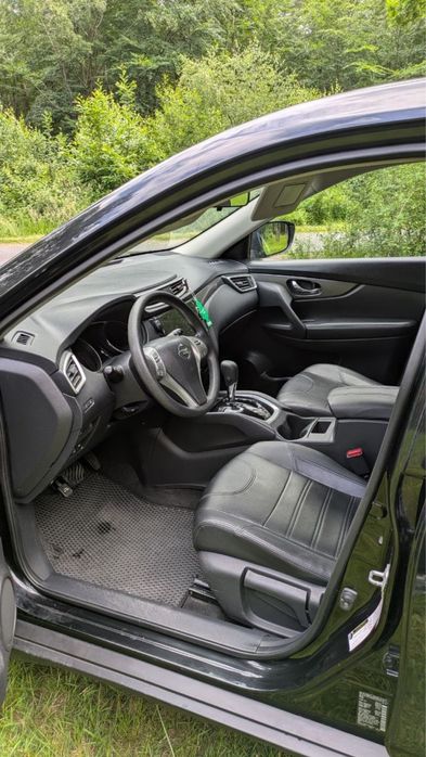 Продам автомобіль Nissan Rogue 2016 року
