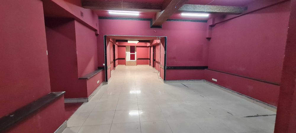 Продаж підвального приміщення. 250 кв.м, ріг Спаська/Соборна.