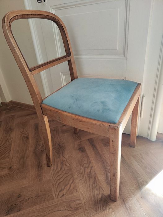 Krzesło stare tapicerowane