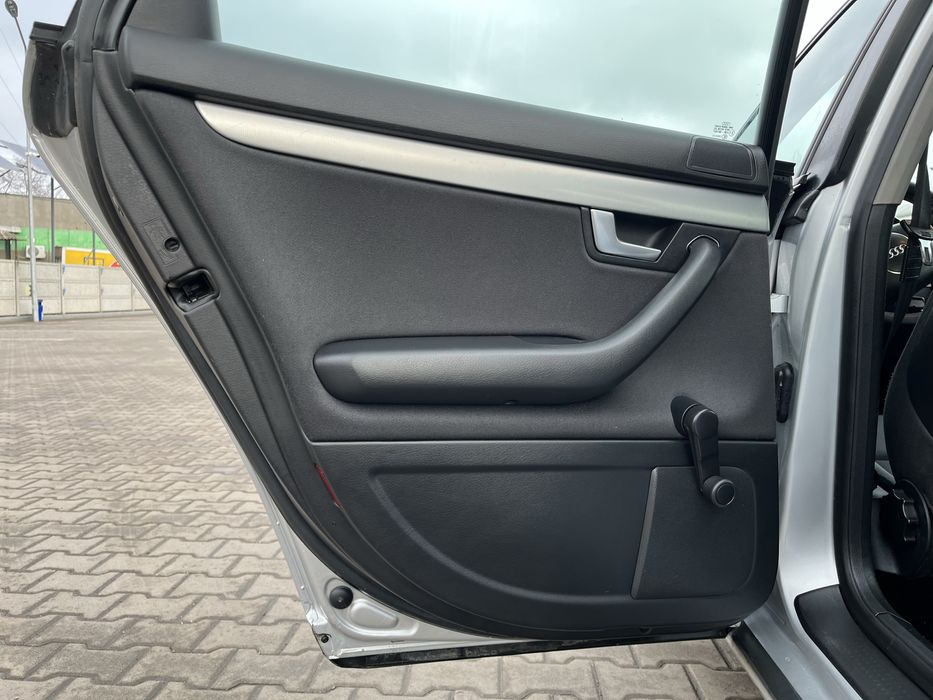 Audi A4 1.6 Mpi бензин