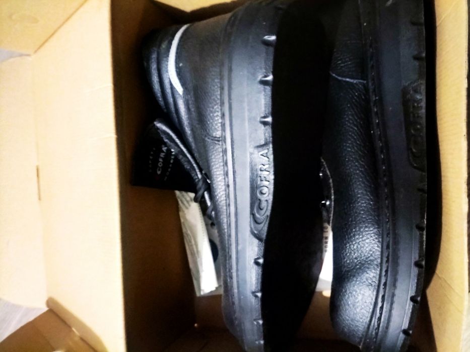 Buty  robocze do masy cofra  nowe 43