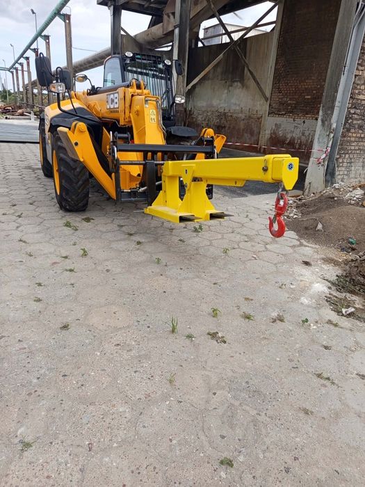 Usługi ładowarką teleskopową JCB