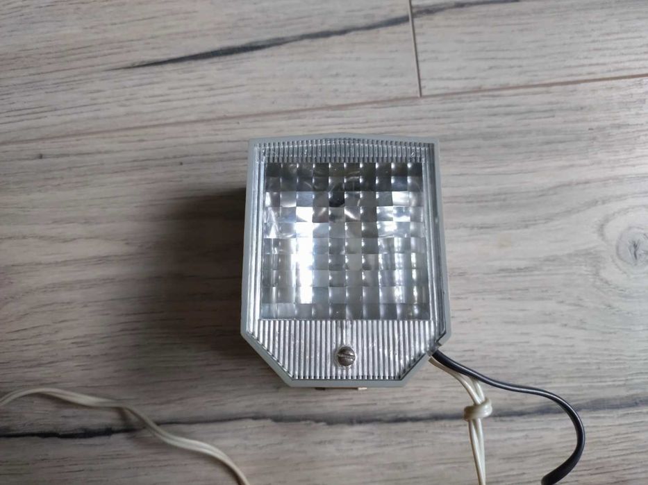 Lampa błyskowa czajka