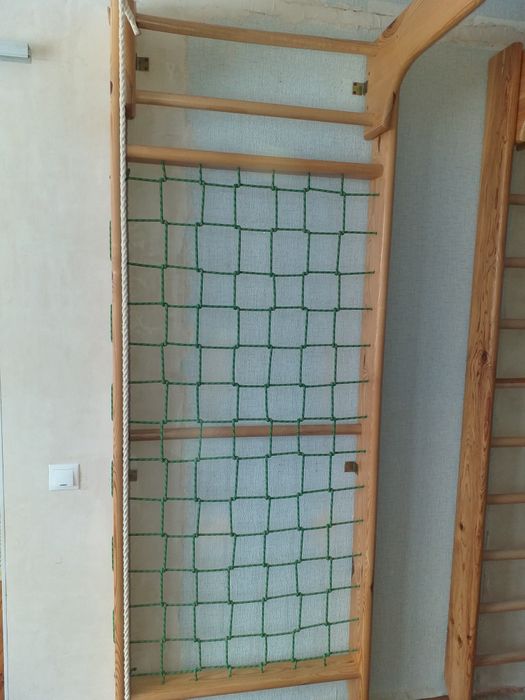 Шведская стенка. Гладиаторская сетка с турником.