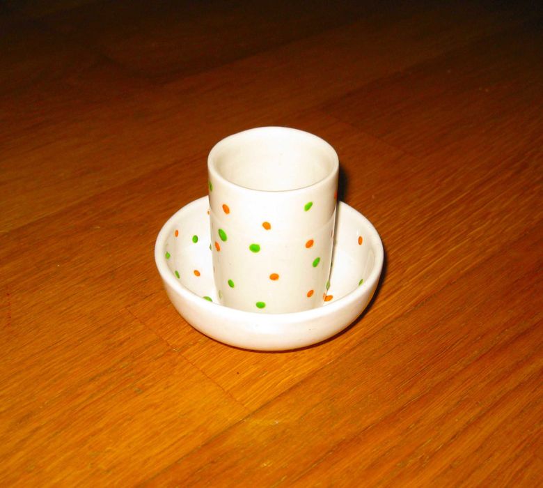 Conjunto Copo e Prato Pequeno em Loiça pintada a mão