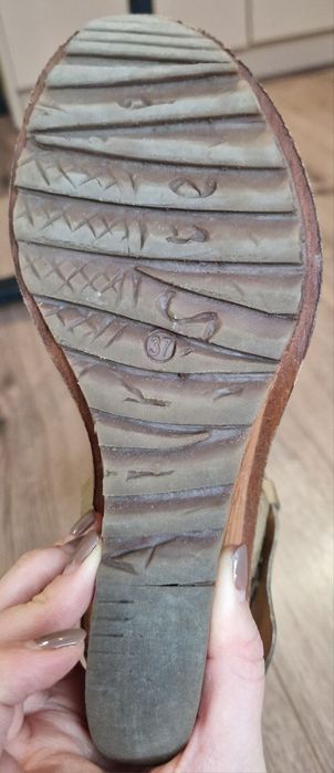 Босоніжки безкоштовно