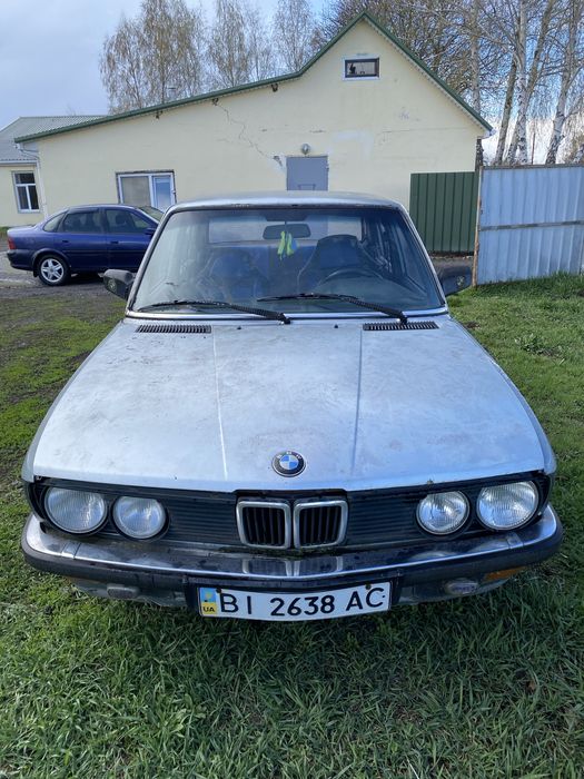 Продам БМВ E28 старий