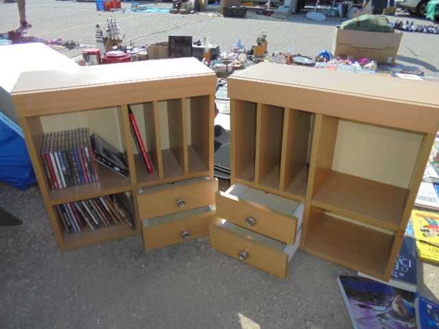 vendo does armários para colocar cds ou dvds 17 cada um