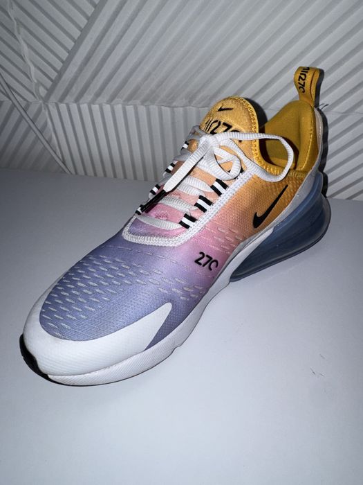 Кросівки Nike Air Max 270