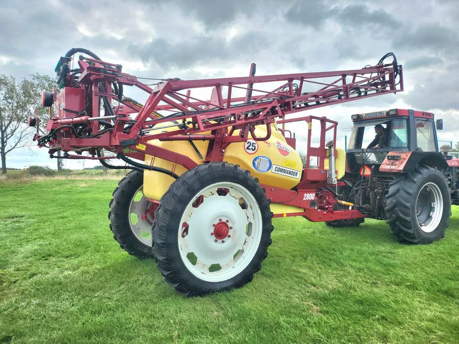 sprzedam opryskiwacz hardi commander 2800