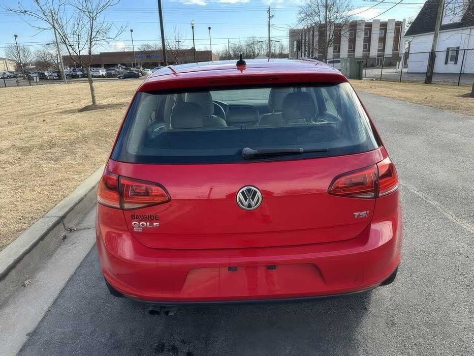 Volkswagen Golf      2017