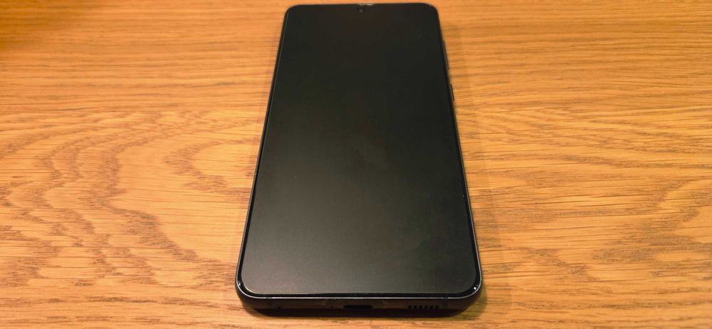 ## Samsung Galaxy S21 FE Idealny stan, pełen komplet + szybka i etui