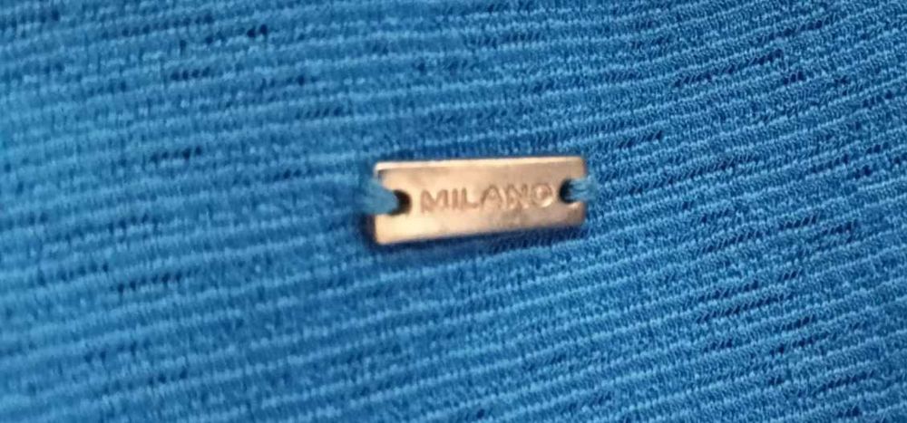 Blusa azul ombro a ombro Milano com Folho – Tamanho M