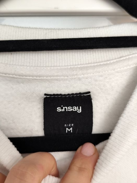 Biała bluza Sinsay