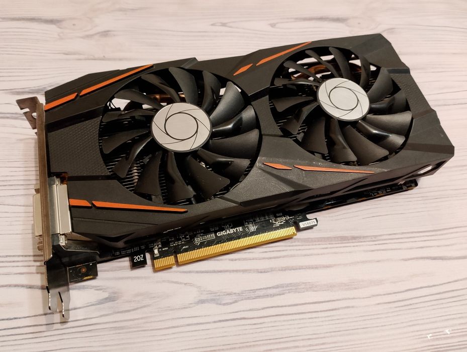 Відеокарта Gigabyte RX 470 4Gb Нові термопрокладки обслужена робоча