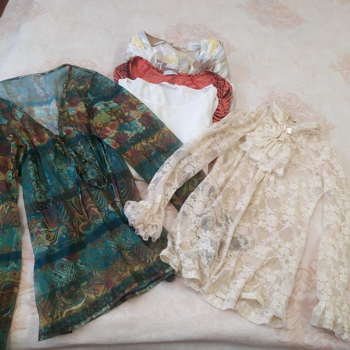 Bluzka damska  rozmiar S 5 sztuk za 20zł.