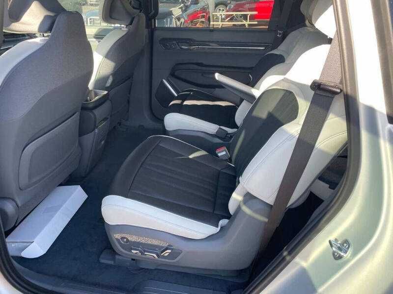 2024 Kia EV9 silver